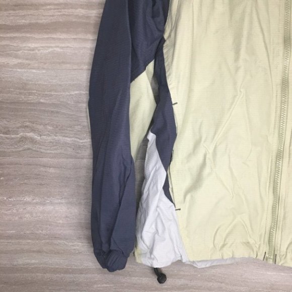 Women’s Columbia Packable Jacket - Picture 2 of 10